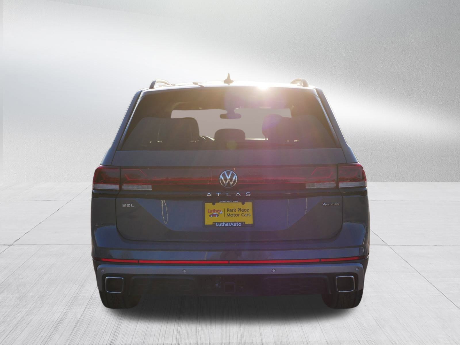 2024 Volkswagen Atlas Peak Edition SEL photo 4