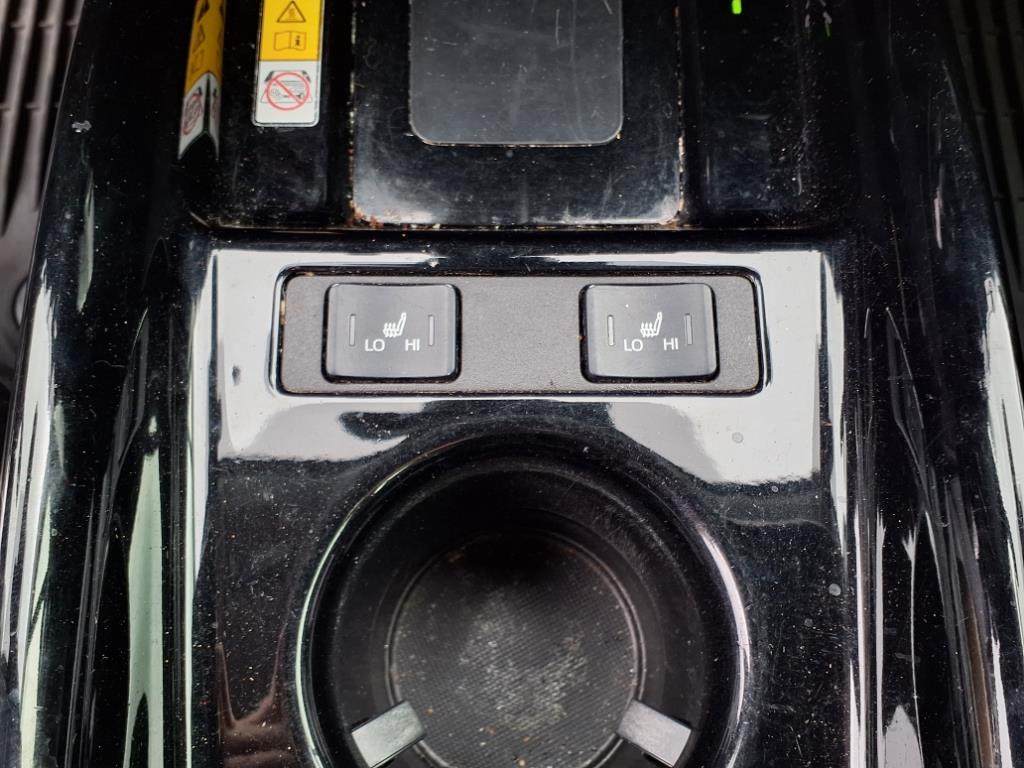 2022 Toyota Prius XLE photo 13
