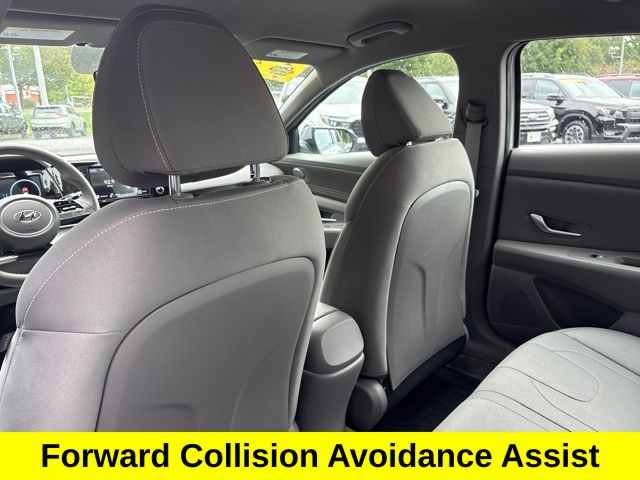 2022 Hyundai Elantra SEL Convenience photo 15