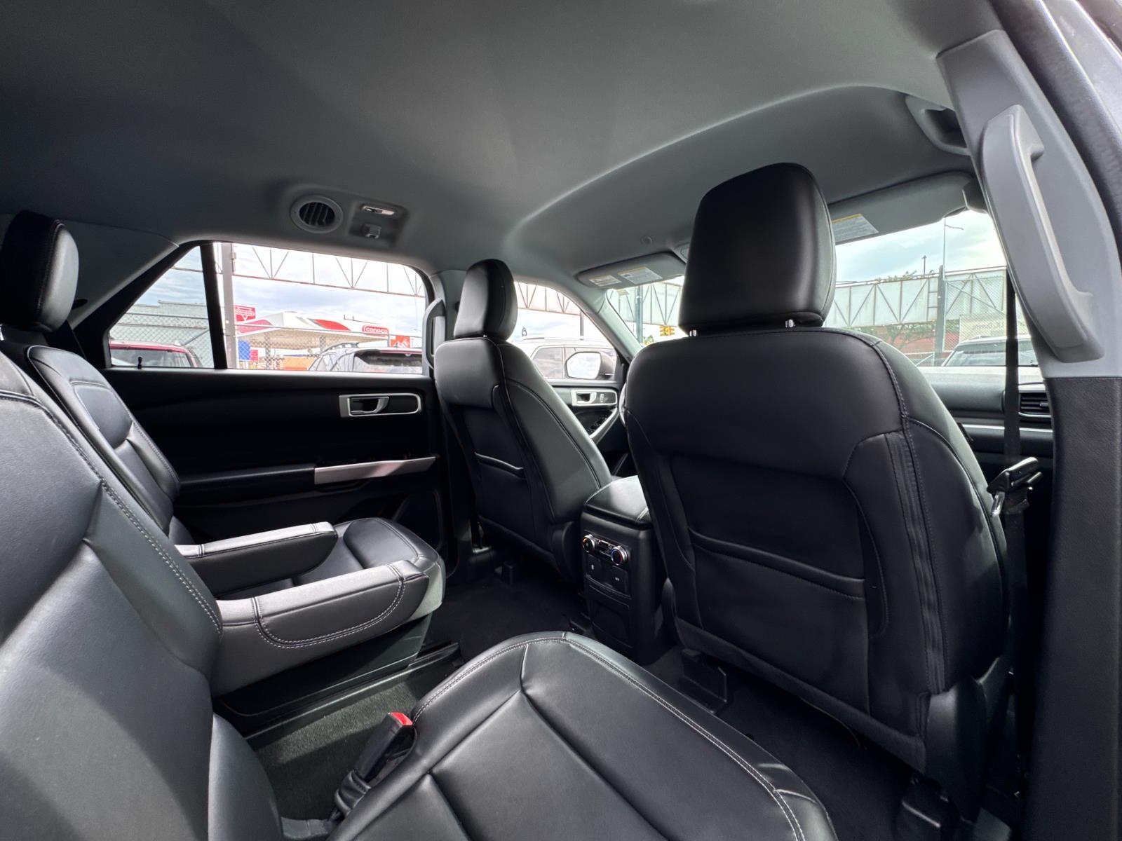 2022 Ford Explorer XLT photo 27