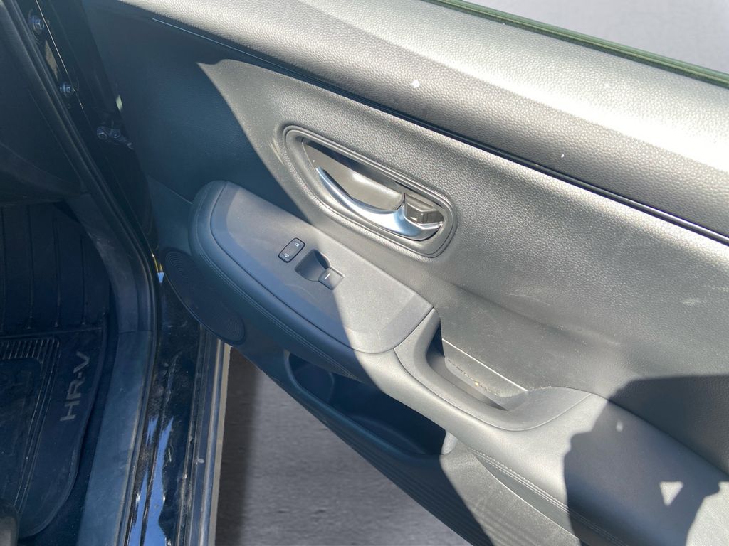 2024 Honda HR-V LX photo 11