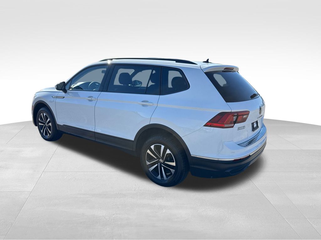2022 Volkswagen Tiguan S photo 2