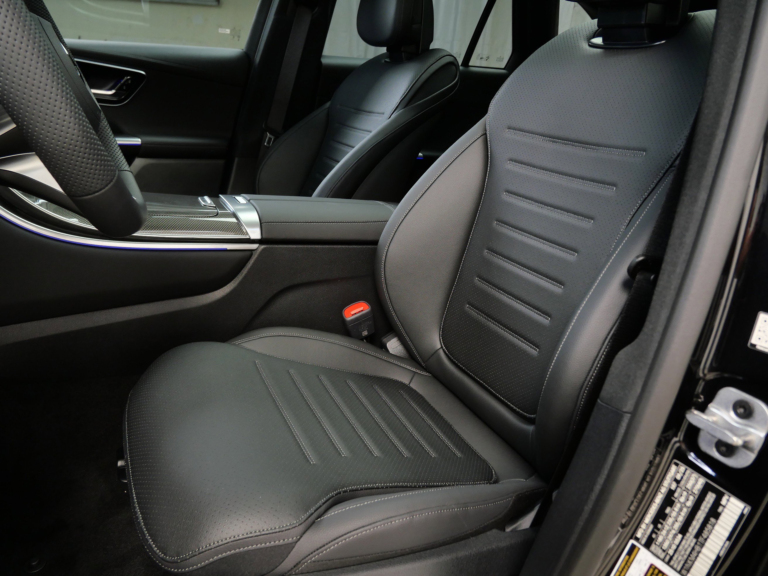 2026 Mercedes Benz GLC 300 4MATIC photo 2