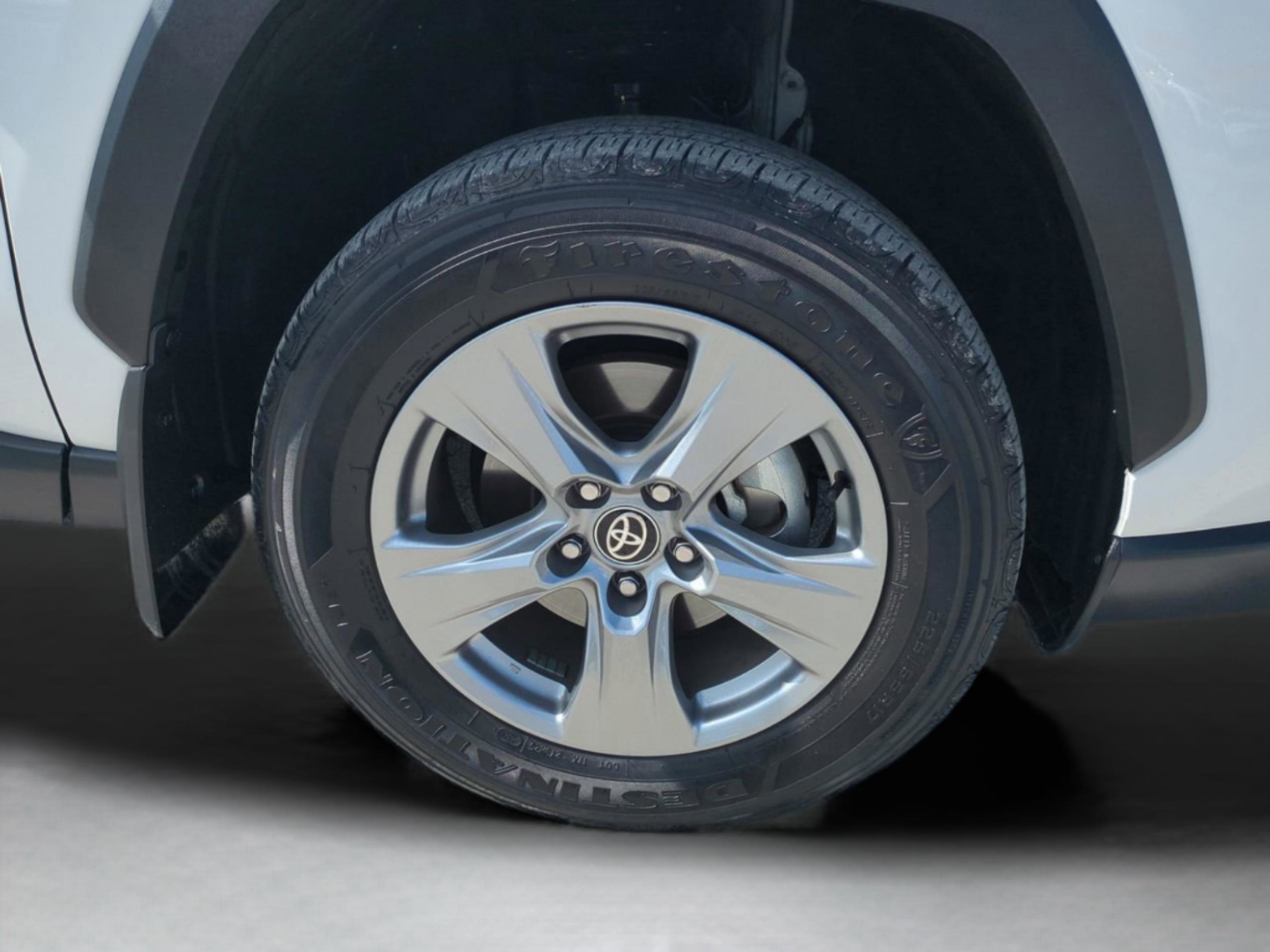 2024 Toyota RAV4 XLE photo 11