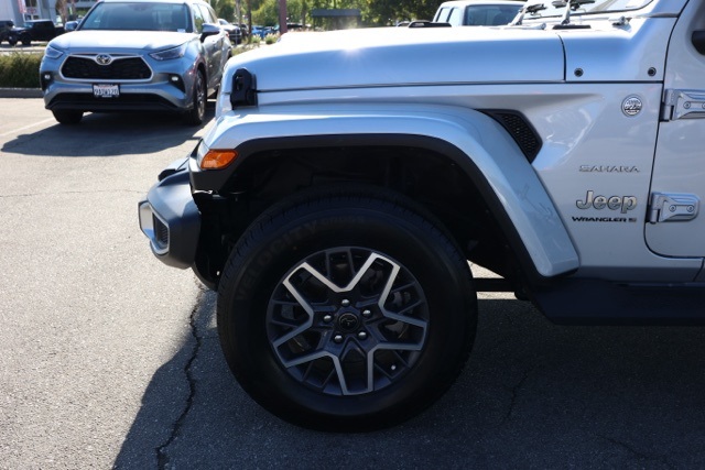 2024 Jeep Wrangler Sahara photo 10