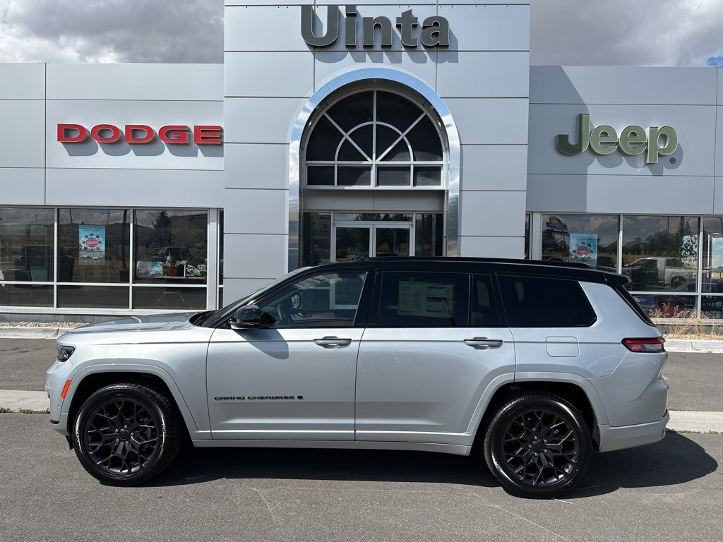 2025 Jeep Grand Cherokee L Summit photo 2