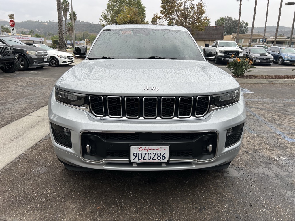 Used 2023 Silver Jeep Overland image 1