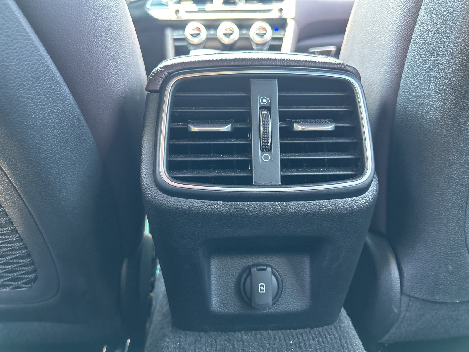 2022 Genesis G70 2.0T photo 25