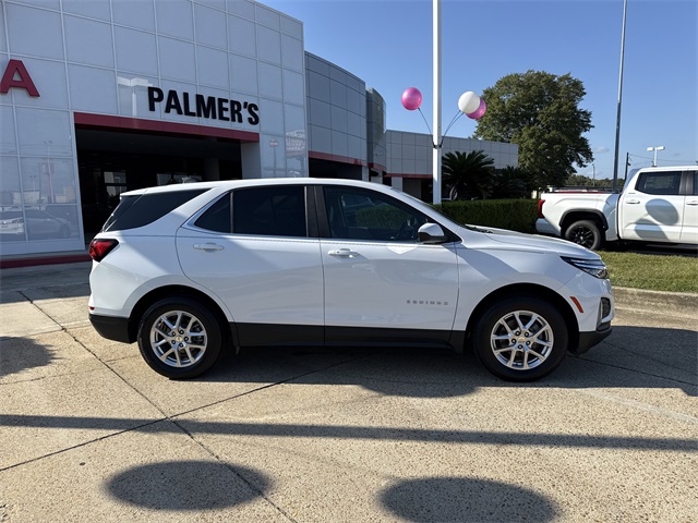 2023 Chevrolet Equinox LT photo 2