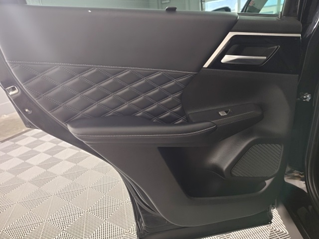 2023 Mitsubishi Outlander SEL photo 12