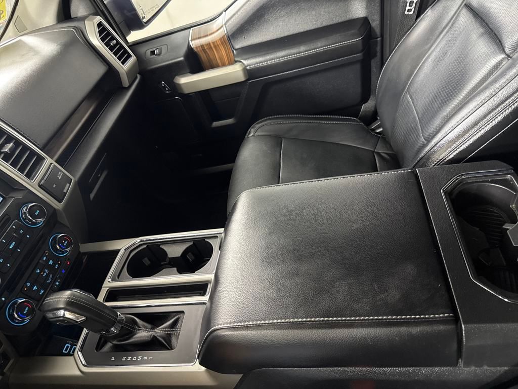 2017 Ford F-150 Lariat photo 16