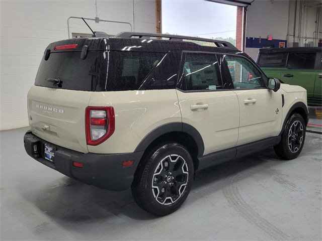 2025 Ford Bronco Sport Outer Banks photo 4