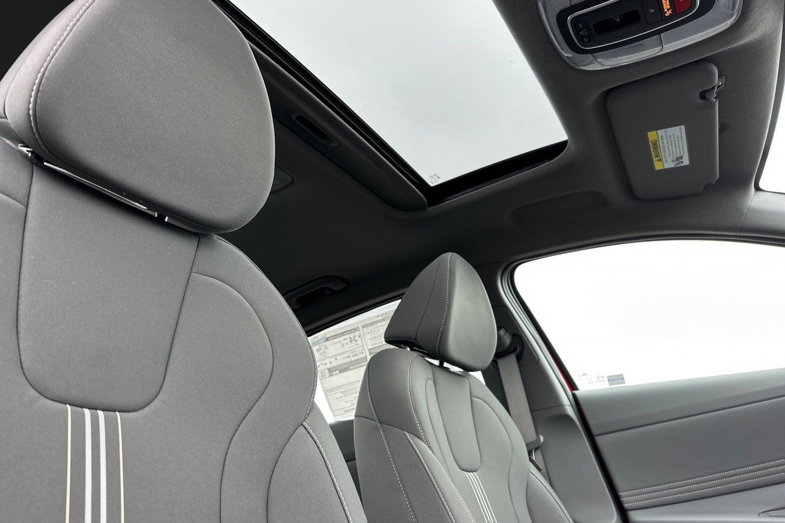 2025 Hyundai Elantra SEL Convenience photo 15