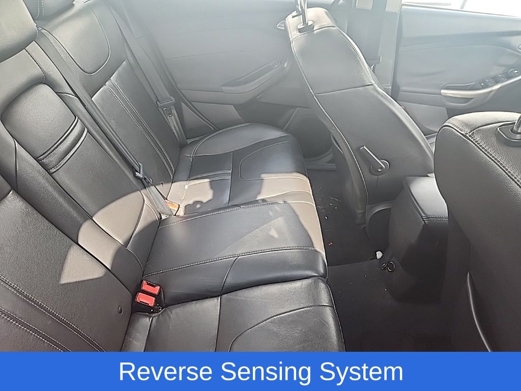 2012 Ford Focus SEL photo 14