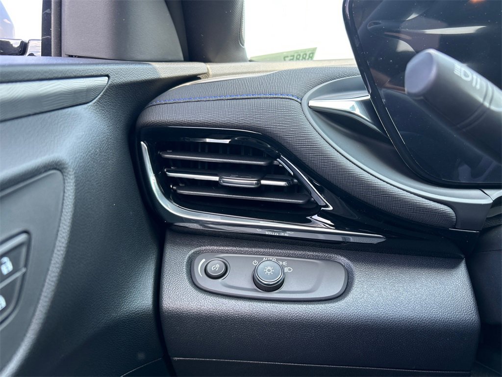 2025 BUICK ENVISTA - Image 17