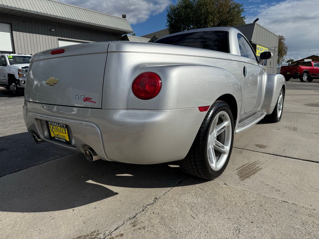2004 Chevrolet SSR Base photo 5