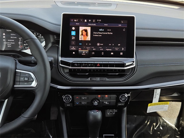 2025 Jeep Compass North Edition Latitude photo 15