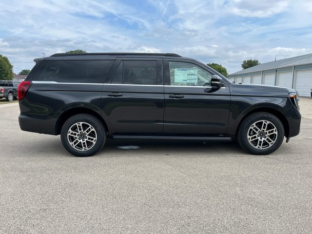 2025 Ford Expedition MAX photo 5