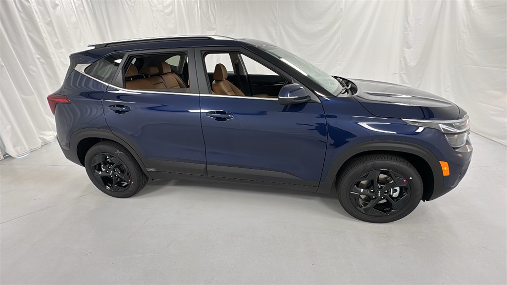 2026 Kia Seltos EX photo 2