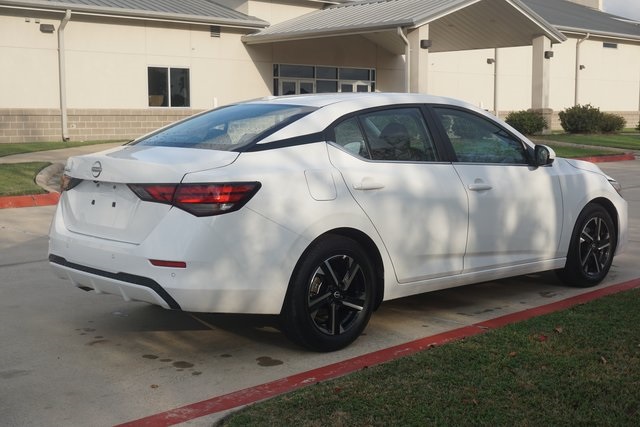 2025 Nissan Sentra SV photo 4