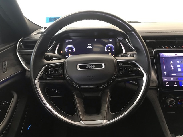 2022 Jeep Grand Cherokee Overland photo 19