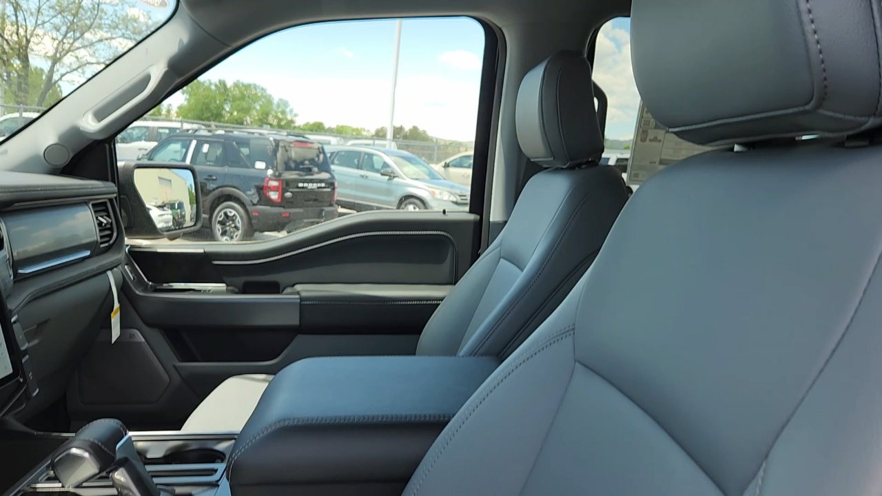 2025 Ford F-150 Lightning photo 18