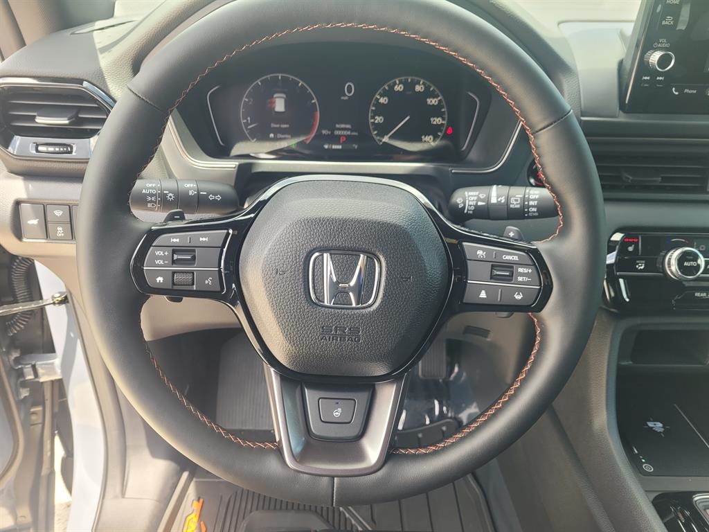 2025 Honda Pilot TrailSport photo 10