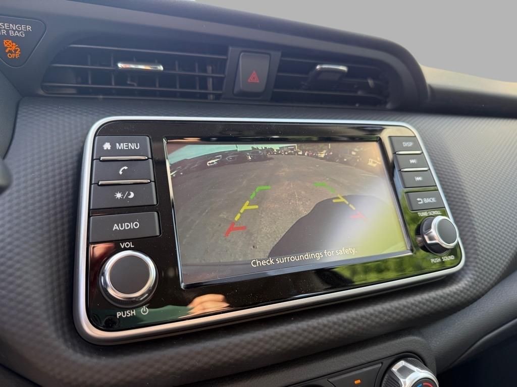 2025 Nissan Kicks Play S photo 3