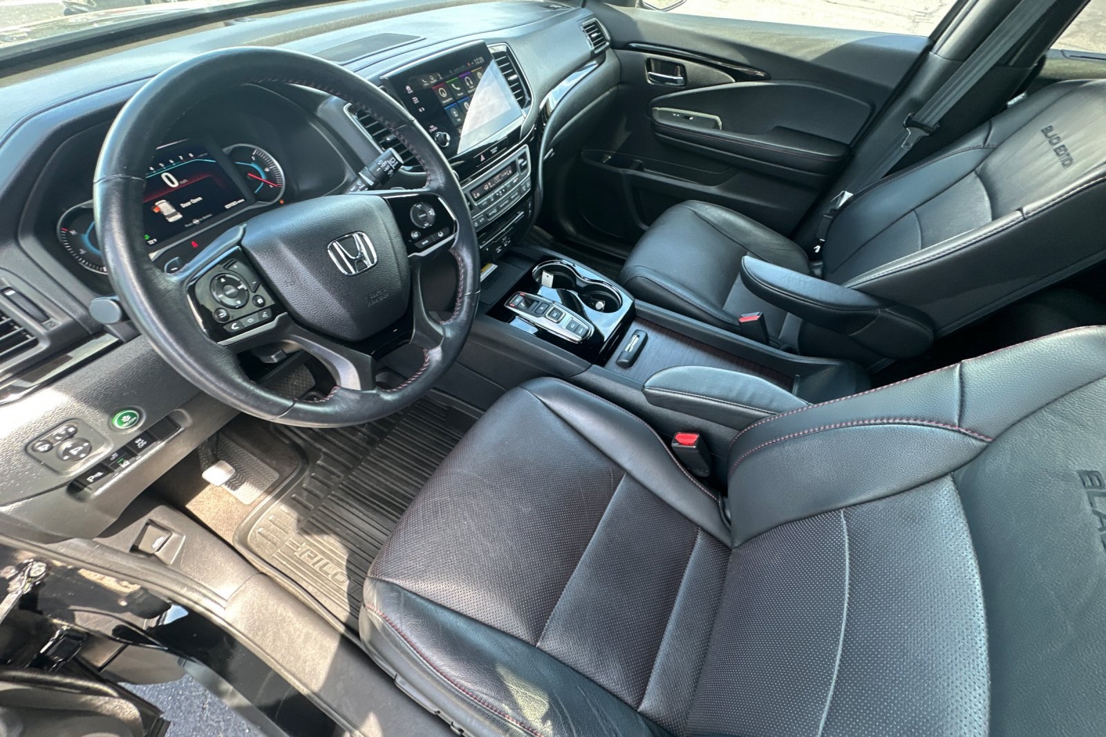 2022 Honda Pilot Black Edition photo 8