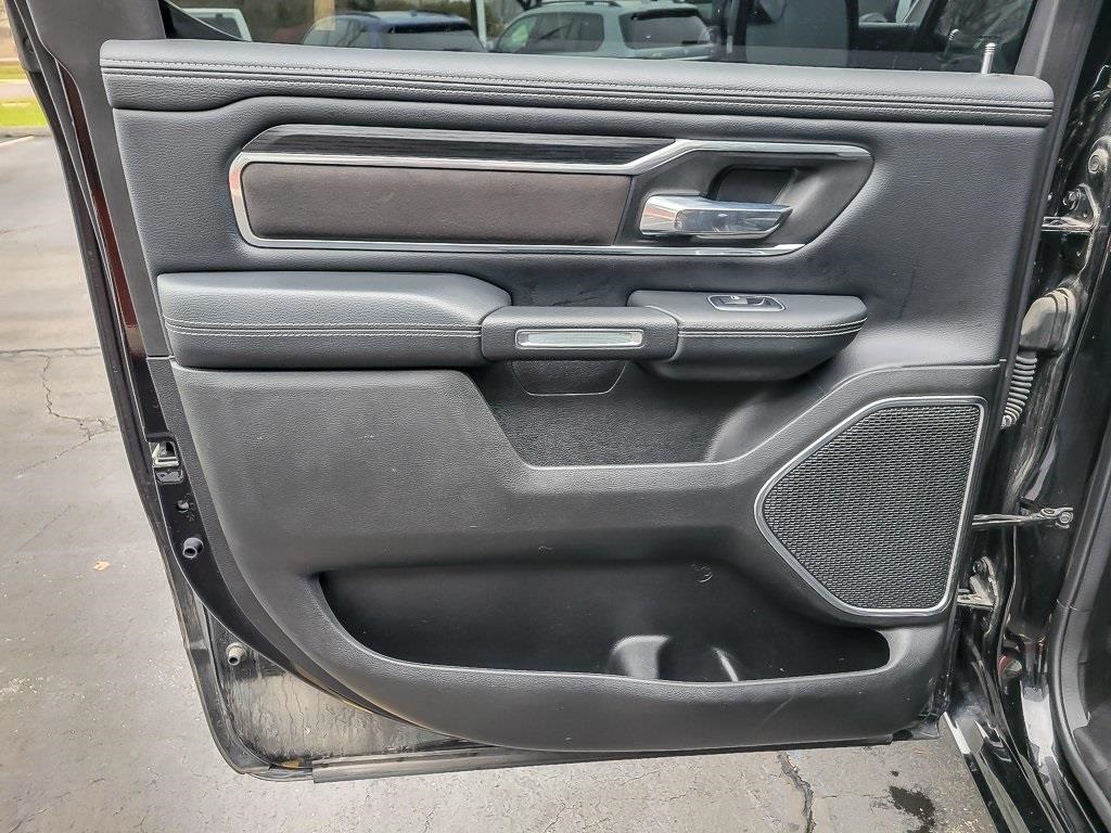 2023 RAM 1500 - Image 17