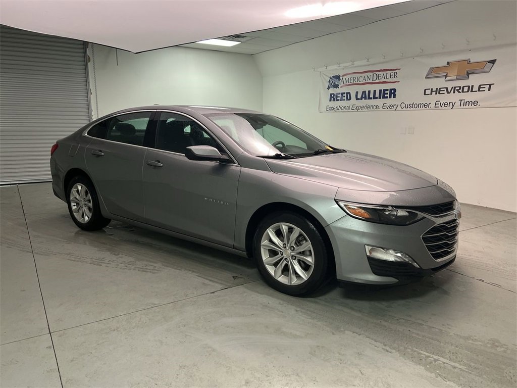 2024 Chevrolet Malibu 1LT photo 2