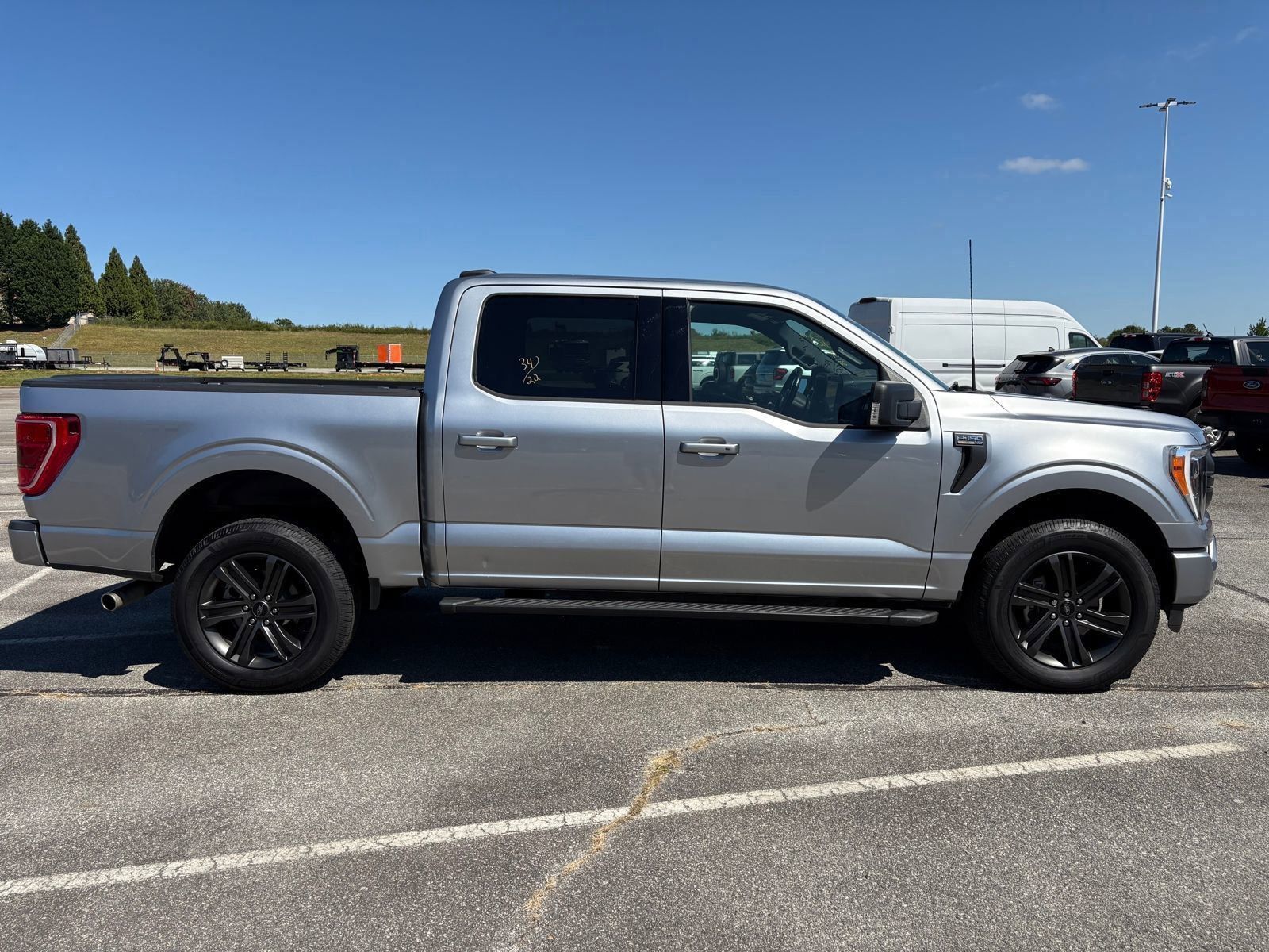 2022 Ford F-150 XLT photo 2