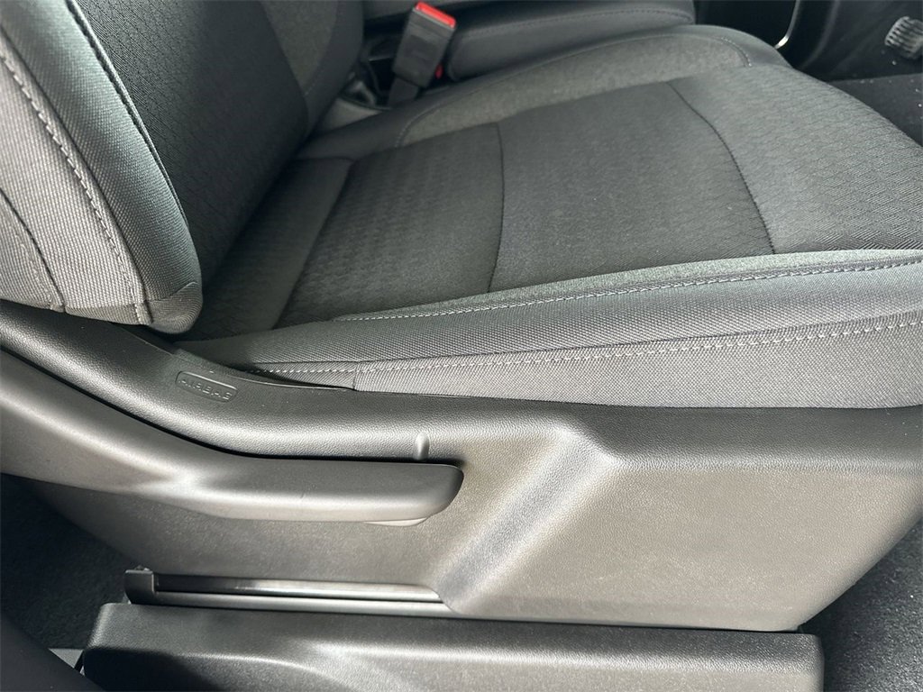 2025 Chevrolet Silverado 1500 LT photo 27