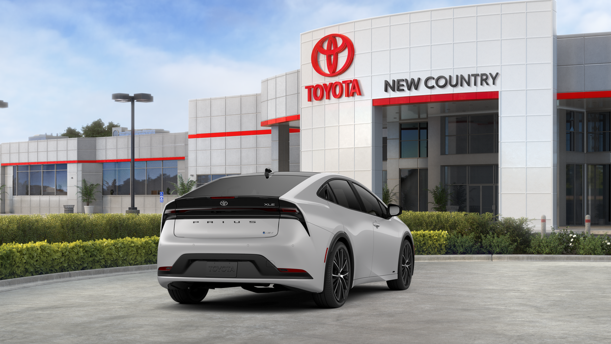 2026 Toyota Prius XLE photo 9