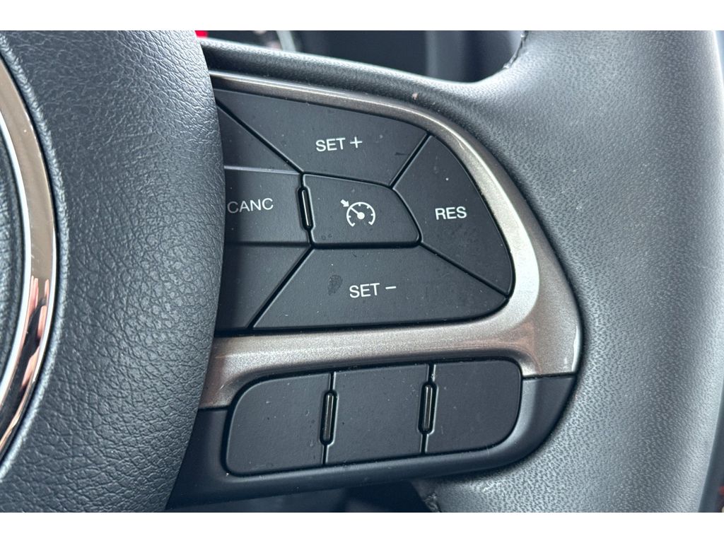 2022 Jeep Renegade Latitude photo 32