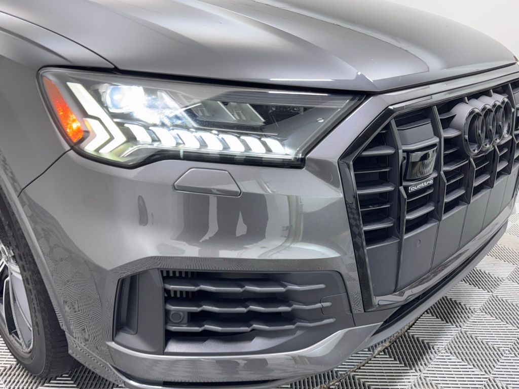 2021 Audi Q7 55 Prestige photo 3