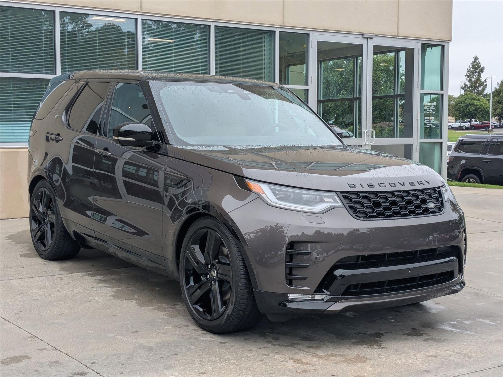 2025 Land Rover Discovery SE photo 3