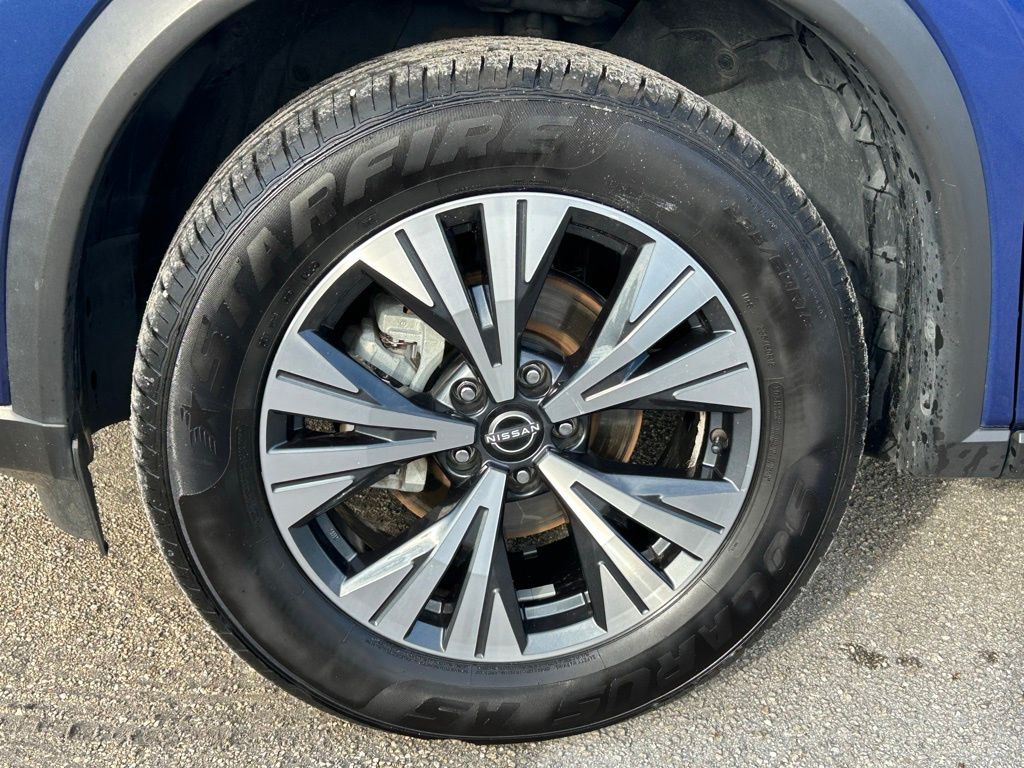 2023 Nissan Rogue SV photo 15