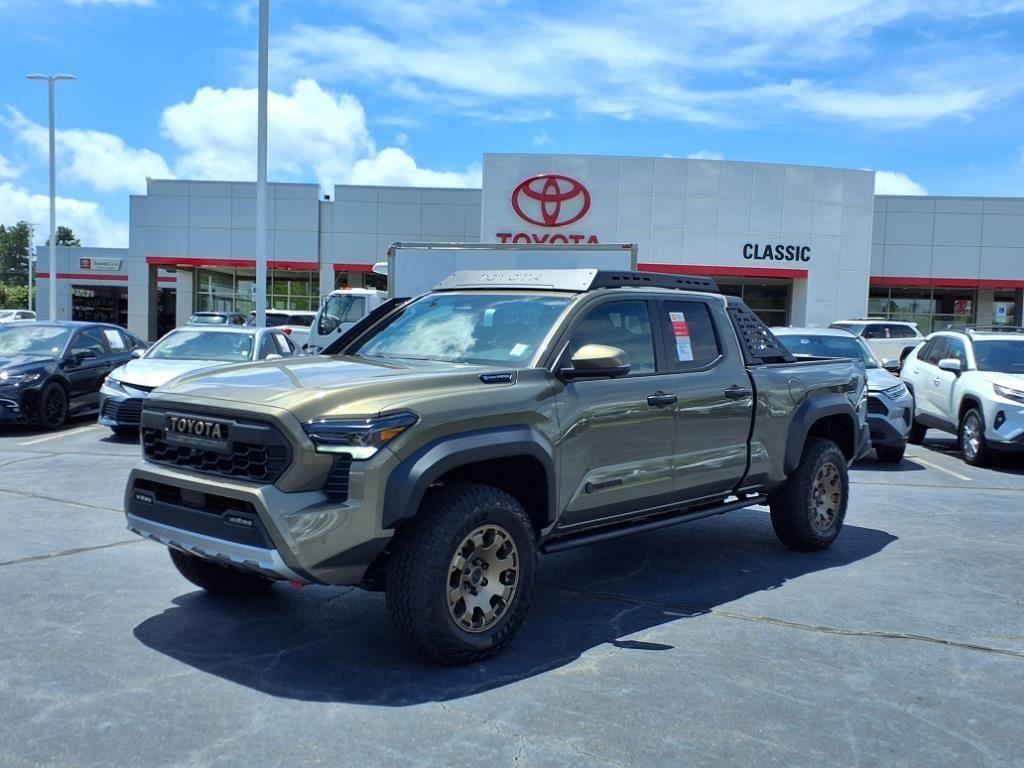 2025 Toyota Tacoma Trailhunter's photo