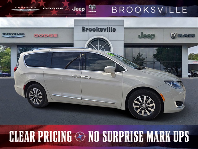 2020 Chrysler Pacifica Touring L Plus's photo