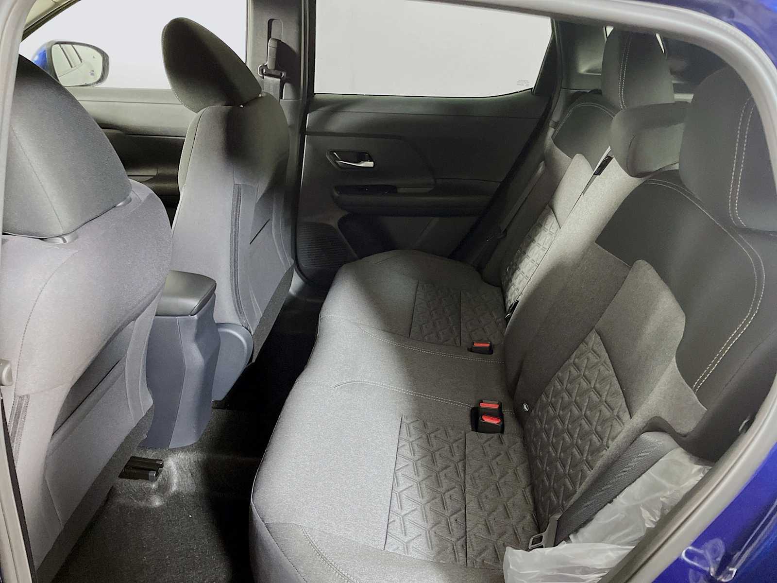 2025 Nissan Kicks SV photo 4