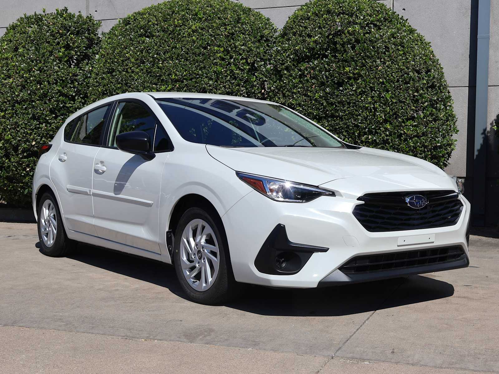 2025 Subaru Impreza Base photo 3