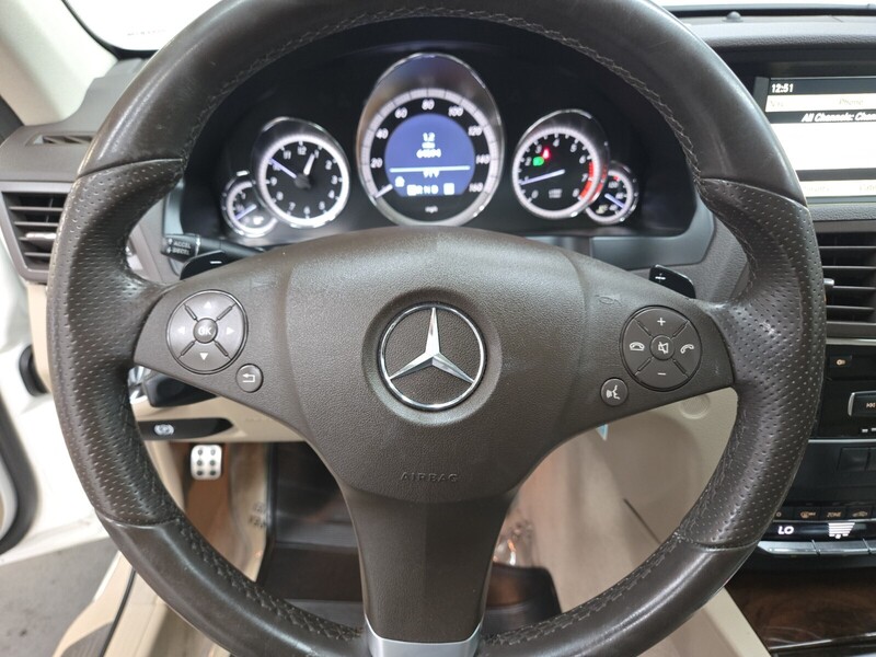 2011 Mercedes Benz E 350 photo 12