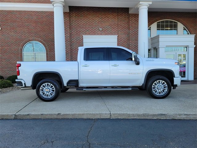 2022 Chevrolet Silverado 2500HD High Country photo 2