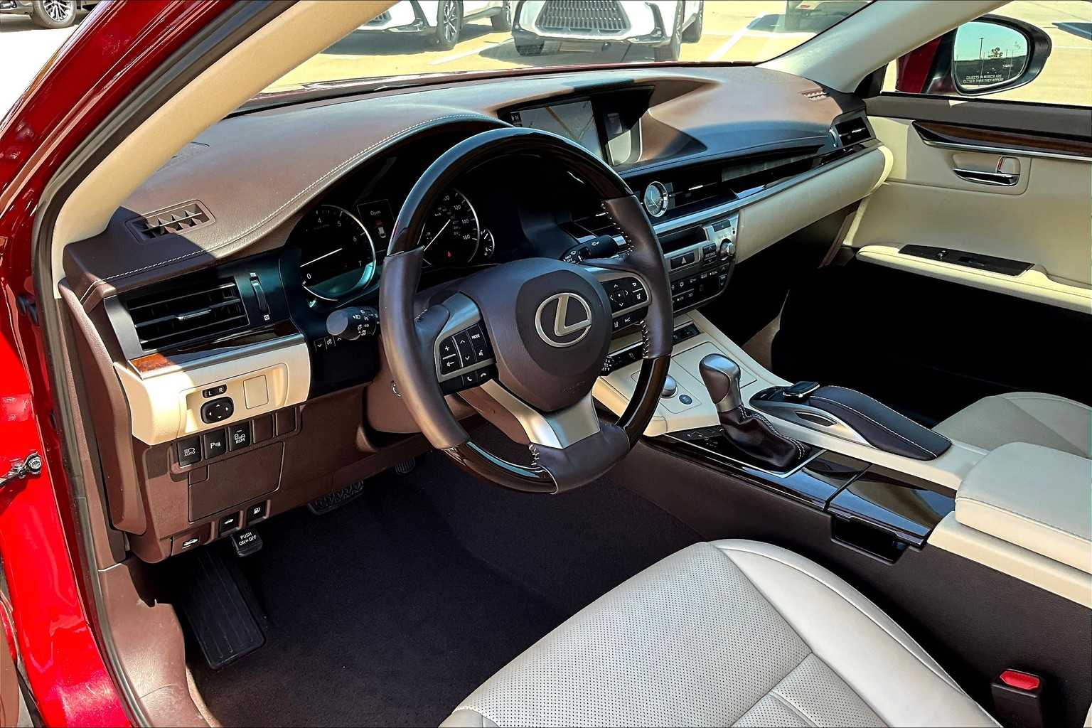 2017 Lexus ES 350 photo 15