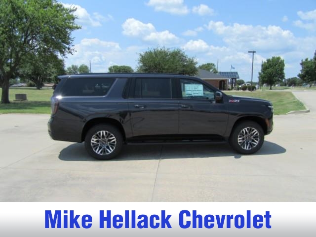 2025 Chevrolet Suburban Z71 photo 7