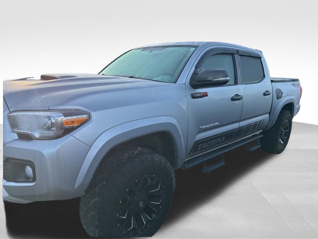 2017 Toyota Tacoma TRD Sport photo 2