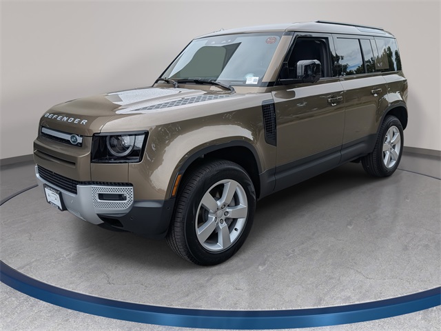 2025 Land Rover Defender S's photo