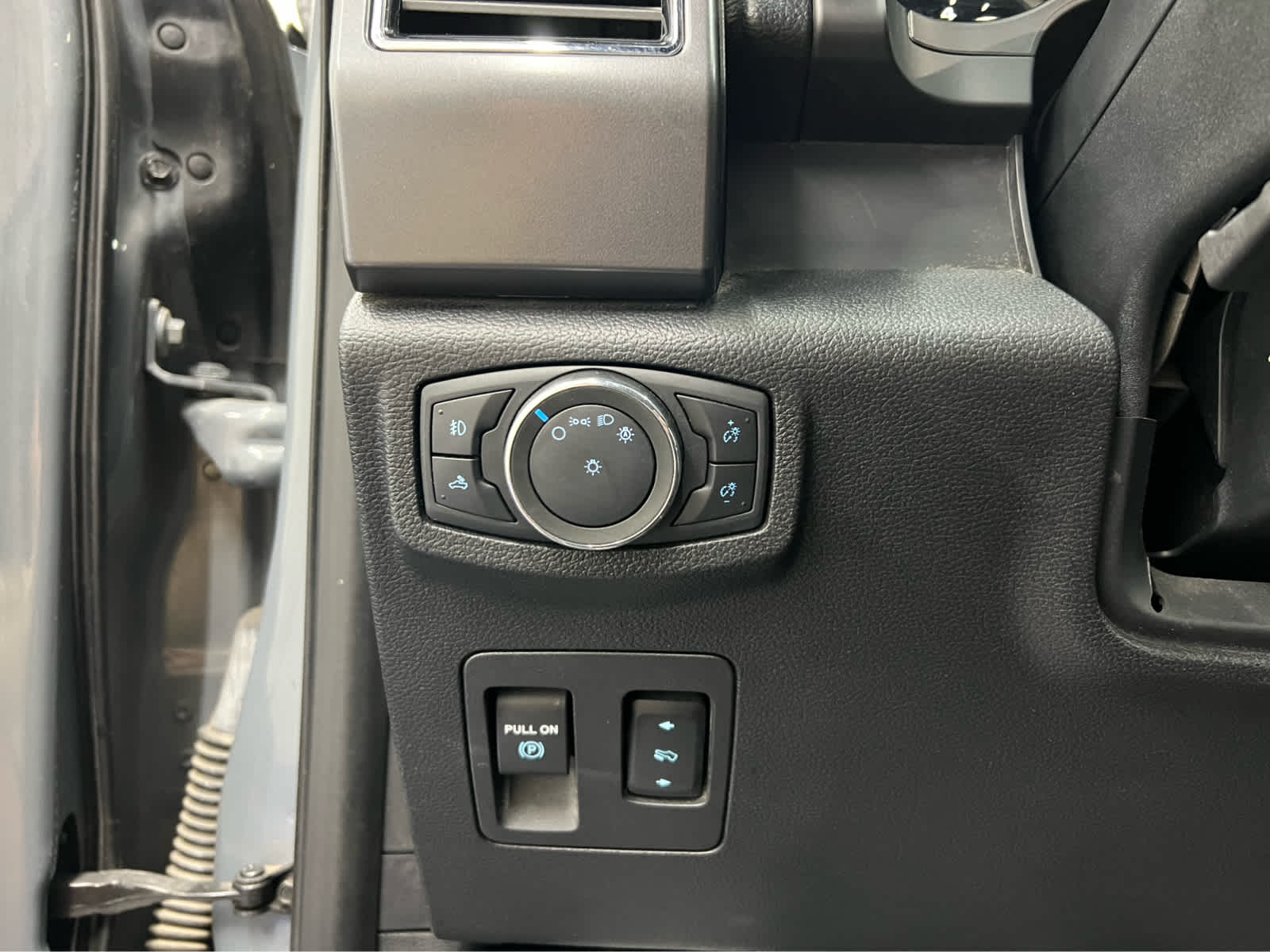 2020 Ford F-150 XLT photo 6