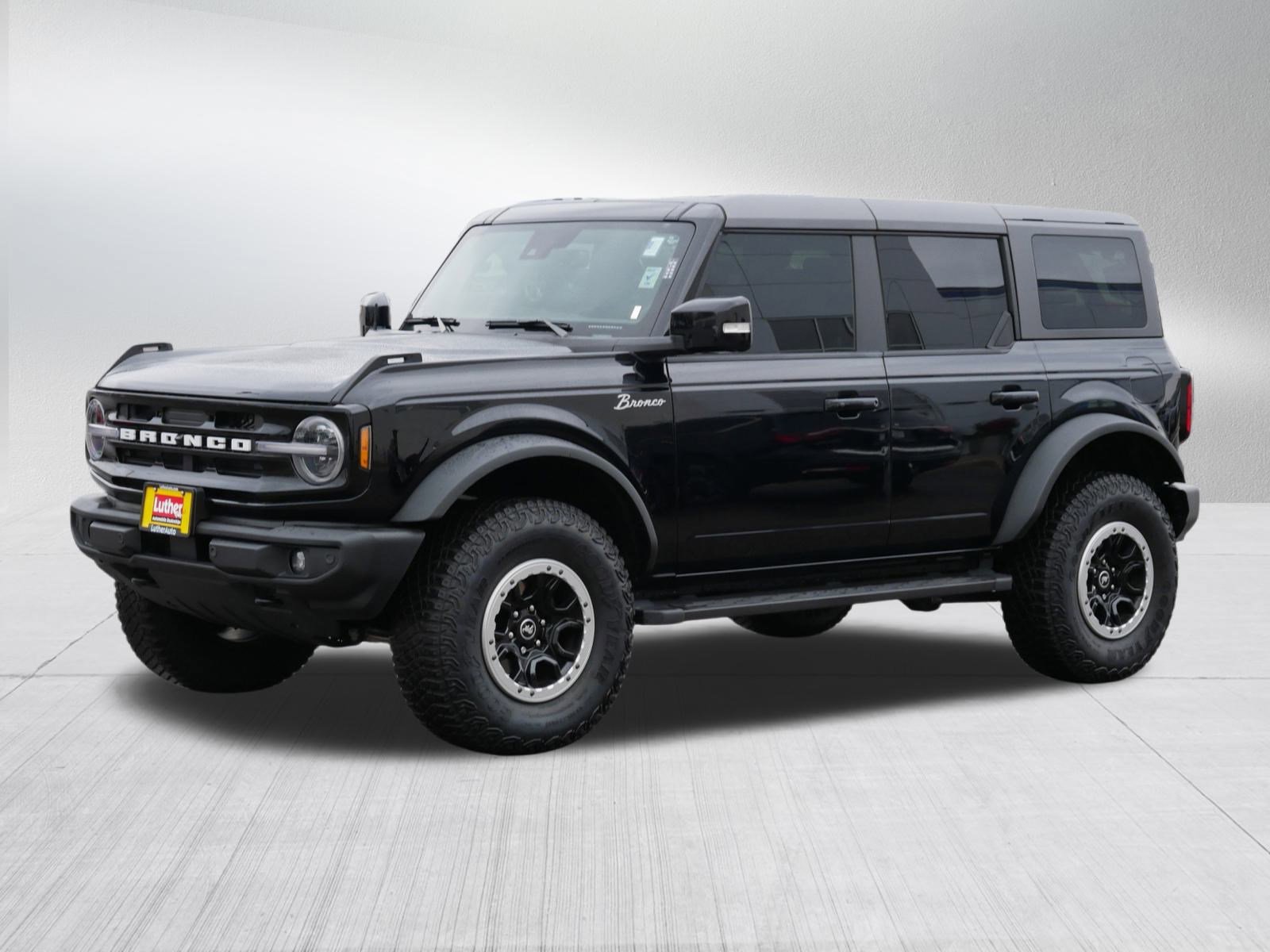 2024 Ford Bronco Outer Banks photo 3